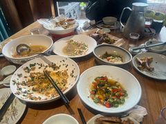-头上红煨盐鸡·非遗院子餐厅