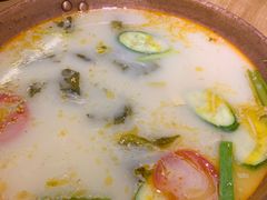 -洱火云南酸菜牛肉火锅(石景山当代商城店)