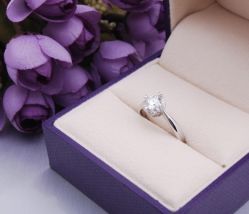 -威德钻石-克拉钻大本营(南京东路店)