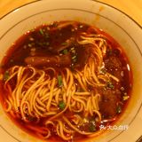 吃到台湾红汤半筋半肉牛肉面🍜，配酸菜才是正宗吃法