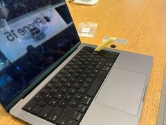 -Apple零售店(华贸购物中心店)