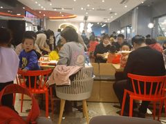 等位区-肯德基(中央公园店)