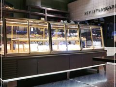 面包甜点陈列柜-黑草莓(重庆路店)