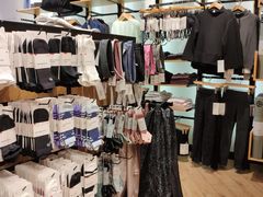 -lululemon(上海浦东IFC店)