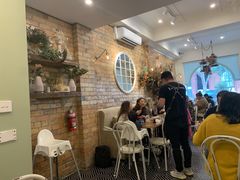 -FLOVIE FLORIST CAFE