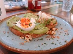 牛油果煮蛋吐司-RAC BAR(安福路店)