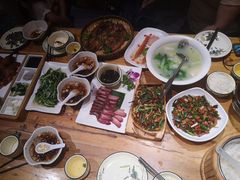 -老滇山寨•云南特色菜•地方菜•民族风情歌舞表演(金碧店)