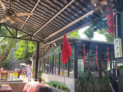 露天位-御霞苑泥烩鸡休闲农庄