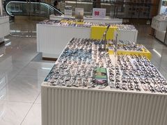 -J-Optical佳视明眼镜·蔡司视觉(青岛金茂览秀城店)