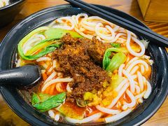 -丽虹云南过桥米线(兴工街店)