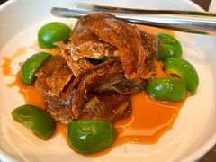 梅子酱汁熏鲳鱼-海派悦庭·海胆烧麦·新融合菜(凯德广场店)