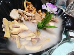 六种菌子拼盘-名善山珍·野生菌汤锅(文殊院店)