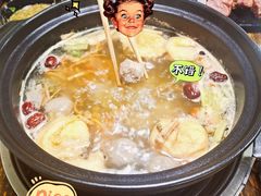 -陆记牛庄·碳锅龙虾烧烤(爱上花园店)