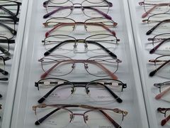 -潘多拉眼镜·蔡司依视路明月(潘家园店)