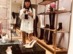 -STUART WEITZMAN(静安嘉里中心店)