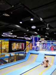 -反弹蹦床公园(南坪万达店)