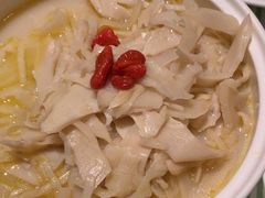-桂满陇·手作小笼包&江南叫花鸡(中山公园店)
