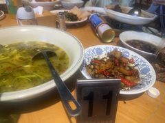 -头上红煨盐鸡·非遗院子餐厅