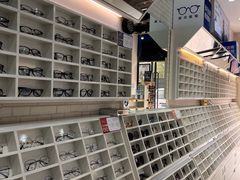 -诺柯视眼镜-蔡司依视路官方工厂店(淞南一店)
