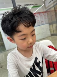 -发泽造型·烫发染发