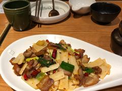 云南腊肉炒香笋-云海肴·汽锅鸡·云南菜(高德置地店)