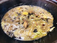 -粘豆包柴火铁锅炖