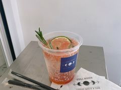 西柚接骨木气泡-FULL MOON满月咖啡