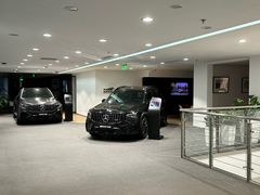 -上海星瀚奔驰4S店(长寿路店)