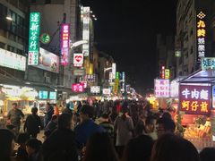 -六合夜市