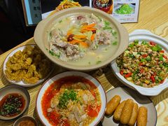 -叁煨蹄花·下饭盐帮菜(人民广场店)