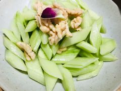 青瓜伴桃仁-椒爱水煮鱼川菜(让胡路万达店)