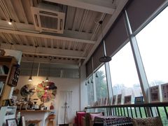 靠窗位-城南花开咖啡(稻花村店)