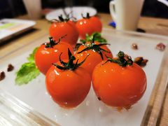 番茄脆菇沙拉-小大董·烤鸭(凤凰汇店)