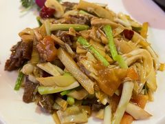 -香巴拉云南餐厅(华莱坞店)