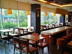 环境-东方既白(黄兴路大润发店)