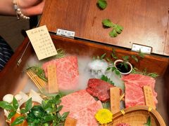 -山川小町·极番烧肉(新地假日广场店)
