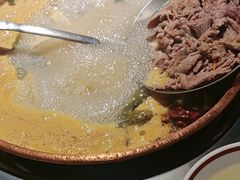 -洱火云南酸菜牛肉火锅(石景山当代商城店)