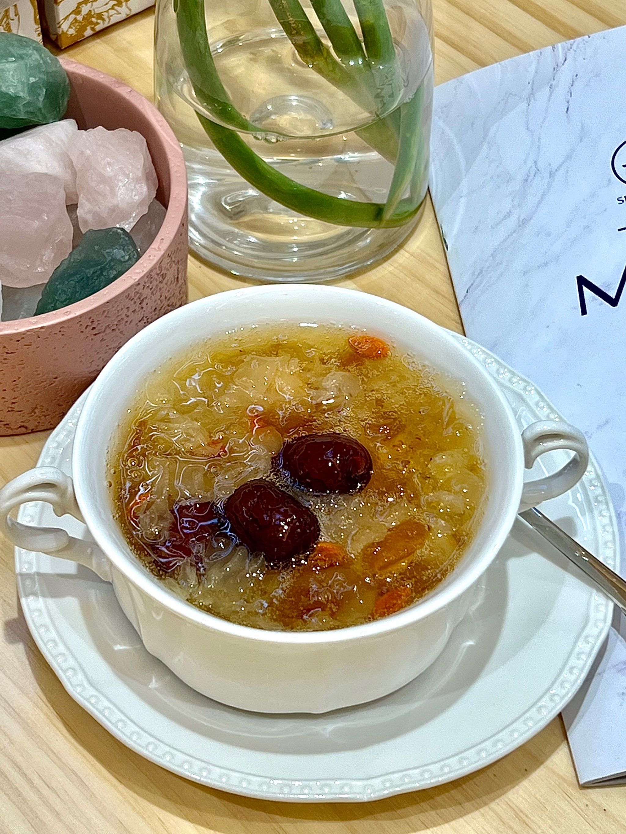 这是什么神仙养生燕窝 女孩子就应该多喝点!