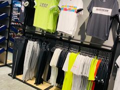 -SKECHERS 斯凯奇(上海国际时尚中心店)