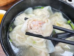 三鲜大馄饨-万寿斋(山阴路店)