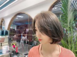 -BULB STUDIO 巴柏明星发型工作室