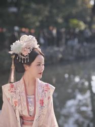 -一揽芳华汉服旗袍体验馆(拙政园店)