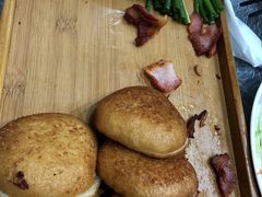 小饼炭烧肉-龙香居海鲜浑锅家常菜·特色驴肉