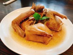 招牌盐水乳鸽-维园悦谱·海派家常菜(乌鲁木齐南路店)