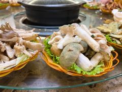 -菌海森林·非遗野生菌火锅(西山区滇池路摩根道店)