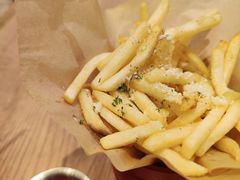 -玛格萝妮比萨屋(四平店)