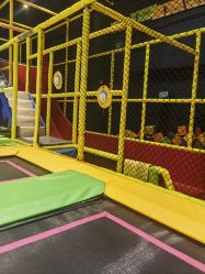 -蹦蹦跳跳(新奥购物中心店)