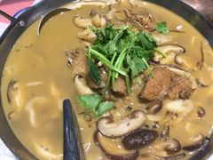 小鸡蘑菇炖粉条-京味民福烤鸭店(建设四马路店)