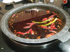 -茅草房·河畔园林火锅