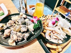 -一朵菌·野生菌探索家火锅(南亚店)